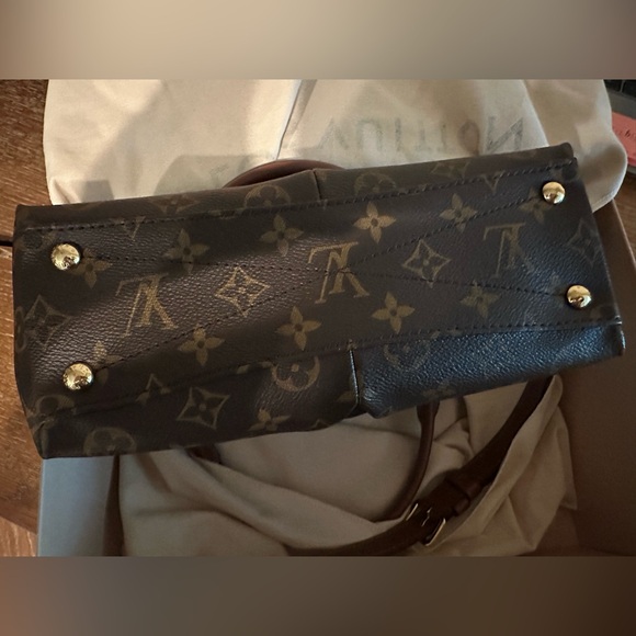 NEW Authentic Louis Vuitton V Tote BB Noir - Picture 4 of 11